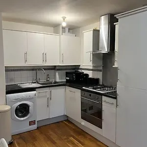 https://new-build-2-bed-flat-london.cambridgehotelsuk.com